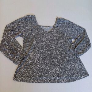 Women's Black and White Floral Top